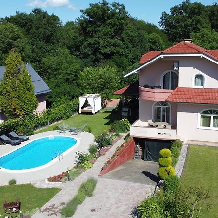 Villa Katarina With Pool Banja Luka Exteriör bild