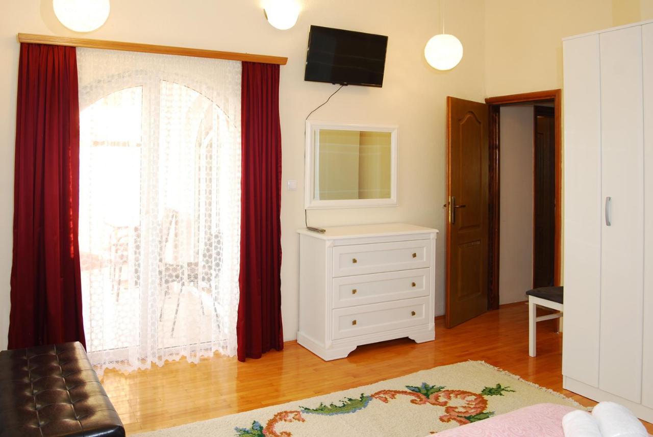 Villa Katarina With Pool Banja Luka Exteriör bild