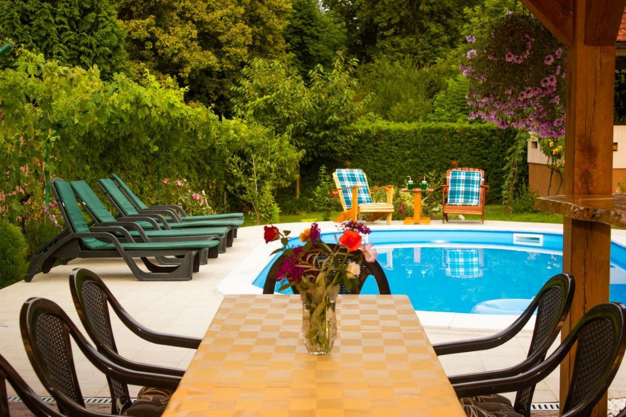 Villa Katarina With Pool Banja Luka Exteriör bild