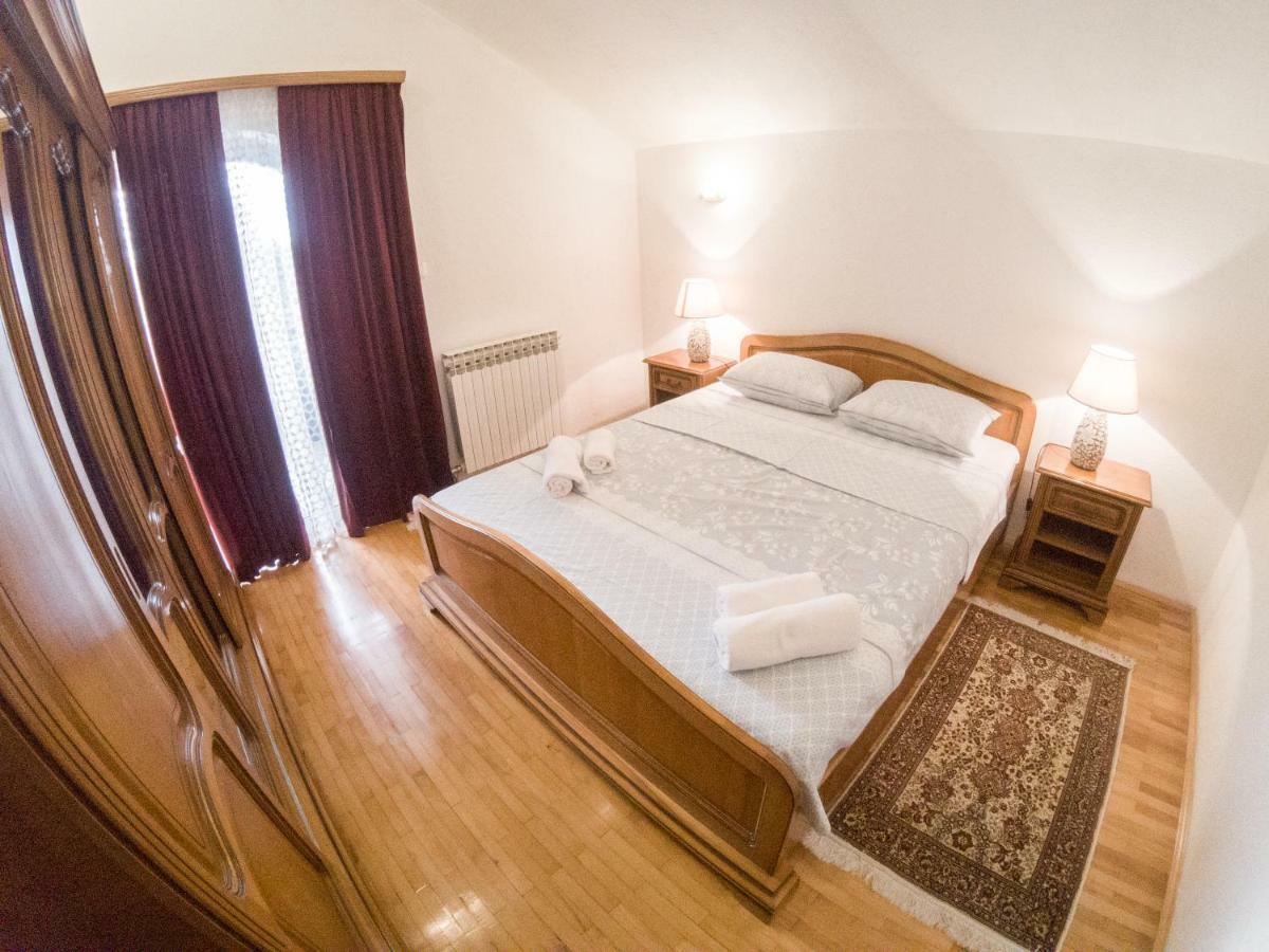 Villa Katarina With Pool Banja Luka Exteriör bild