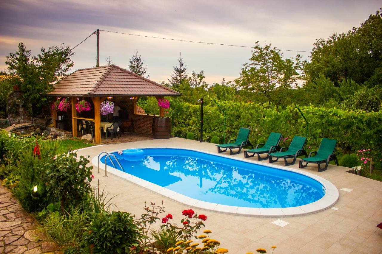 Villa Katarina With Pool Banja Luka Exteriör bild