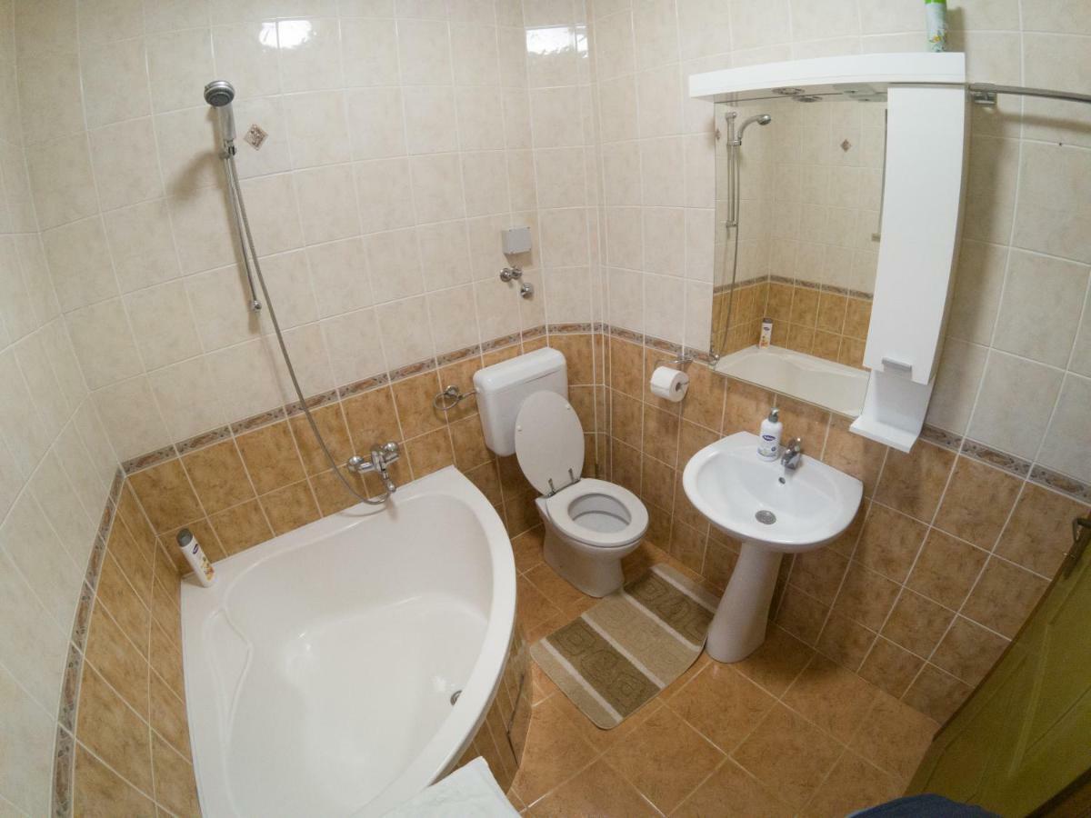 Villa Katarina With Pool Banja Luka Exteriör bild