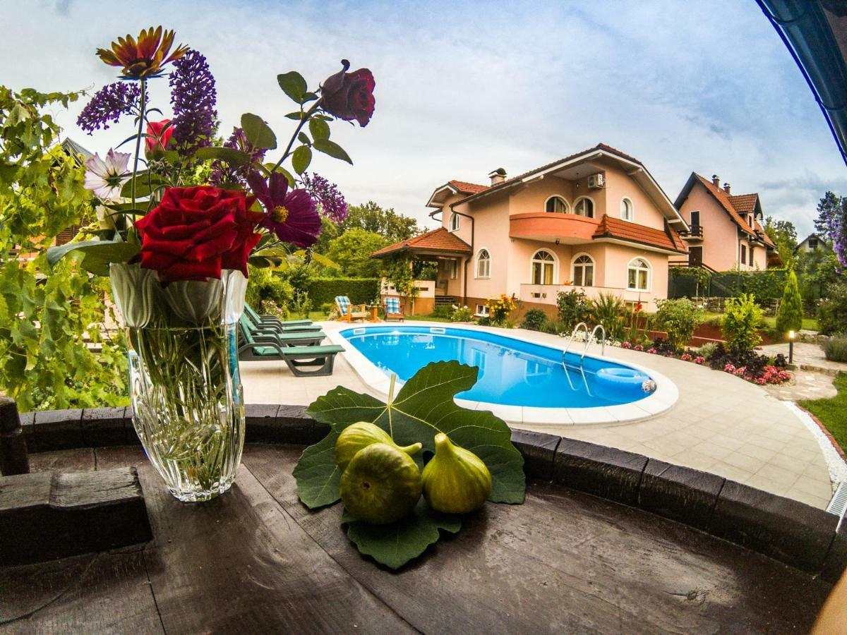 Villa Katarina With Pool Banja Luka Exteriör bild